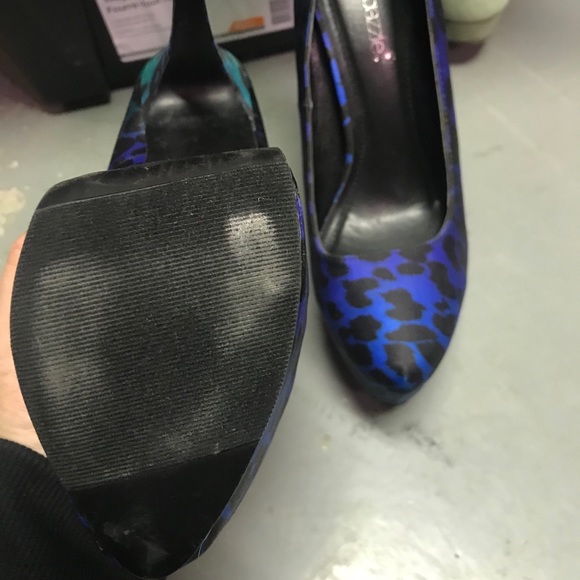 Peacock coloured Leopard print heel - Picture 3 of 4